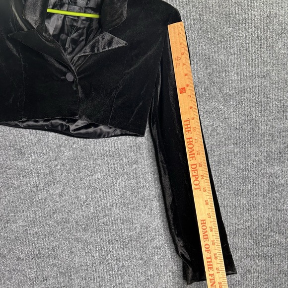 Kardashian Kollection Black Velvet Cropped Jacket Size Small - Picture 9 of 9